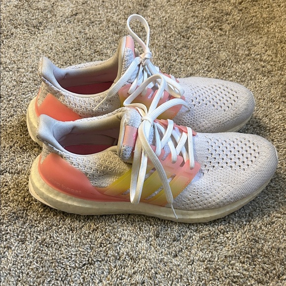 Adidas Ultraboost - Picture 2 of 4
